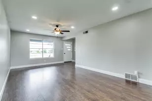 925 W Lucas Rd, Lucas, TX 75002 - Photo 2