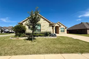 3476 Evergreen Wy, Grand Prairie, TX 76065 - Photo 2