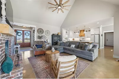 350 Rolling Ranch Boulevard, Alvord, TX 76225 - Photo 8