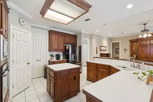 1625 Oak Creek Dr, Hurst, TX 76054 - Photo 10