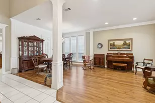 1625 Oak Creek Dr, Hurst, TX 76054 - Photo 8