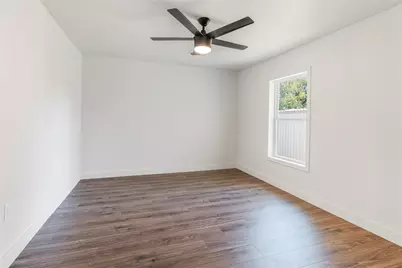 4204 Avenue H, Fort Worth, TX 76105 - Photo 18