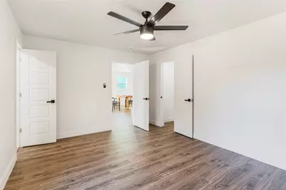 4204 Avenue H, Fort Worth, TX 76105 - Photo 10