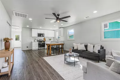 4204 Avenue H, Fort Worth, TX 76105 - Photo 4