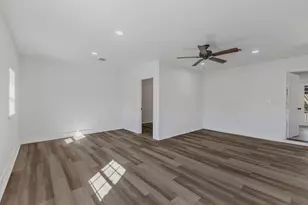 7002 Troy Glen Dr, Dallas, TX 75241 - Photo 16