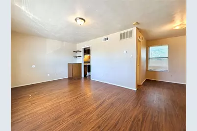 2526 W Prairie Street #201, Denton, TX 76201 - Photo 2