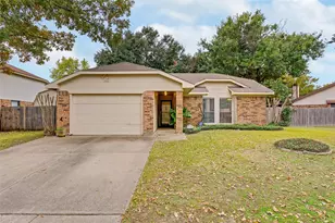 1509 Hunting Green Dr, Fort Worth, TX 76134 - Photo 1