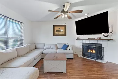 1212 Eagle Lake Drive, Azle, TX 76020 - Photo 10