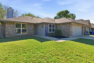 1212 Eagle Lake Dr, Azle, TX 76020 - Photo 2