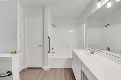 7802 Calgary Lane, Arlington, TX 76001 - Photo 18