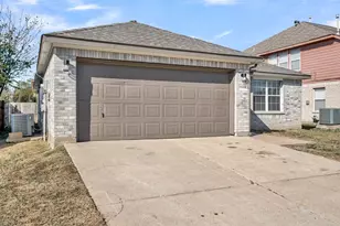 7802 Calgary Ln, Arlington, TX 76001 - Photo 2
