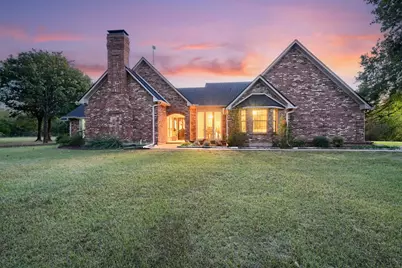 2592 Meadow Way, Terrell, TX 75160 - Photo 2