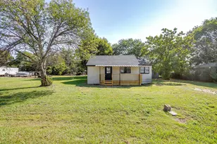 707 Harrel Ave, Bynum, TX 76631 - Photo 2
