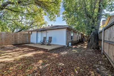 1319 Parkway Court, Arlington, TX 76010 - Photo 18