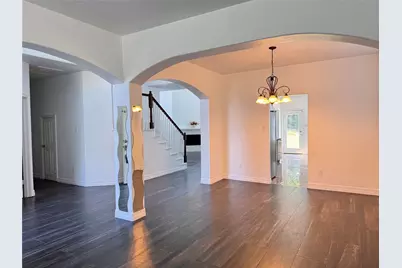 8226 Fox Creek Trail, Dallas, TX 75249 - Photo 4