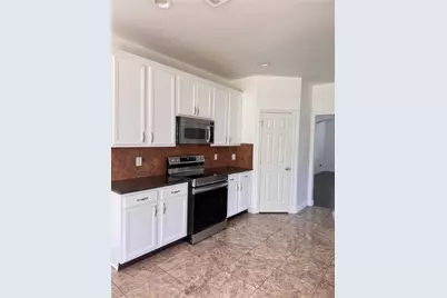 8226 Fox Creek Trail, Dallas, TX 75249 - Photo 10