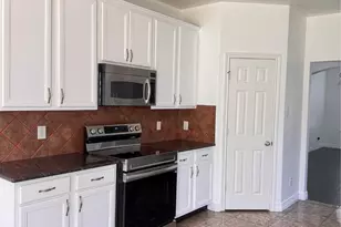 8226 Fox Creek Trail, Dallas, TX 75249 - Photo 10