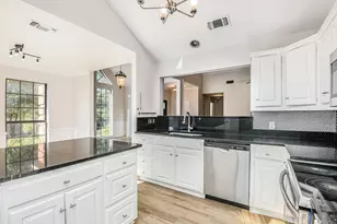 7508 Lake Highlands Dr, Fort Worth, TX 76179 - Photo 6