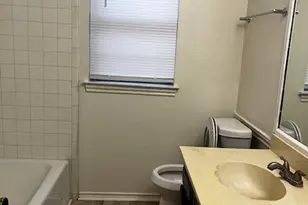 1006 Alicia Ln, Lancaster, TX 75134 - Photo 8