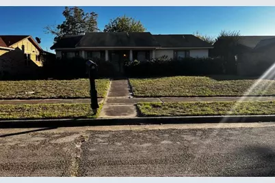 1006 Alicia Lane, Lancaster, TX 75134 - Photo 2