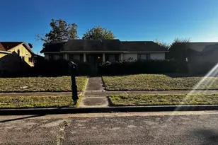 1006 Alicia Ln, Lancaster, TX 75134 - Photo 2