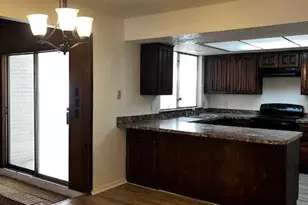 1006 Alicia Ln, Lancaster, TX 75134 - Photo 6