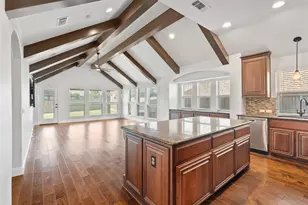 218 Calvert Dr, Midlothian, TX 76065 - Photo 4