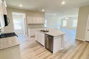 4252 Trickling Crk Ln, Fort Worth, TX 76036 - Photo 2