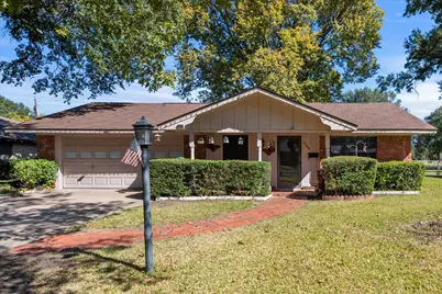 1705 E Beverly Drive, Corsicana, TX 75110 - Photo 1