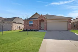 325 Texas Trl, Justin, TX 76247 - Photo 2