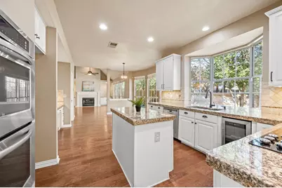 2504 Springhill Drive, Grapevine, TX 76051 - Photo 10