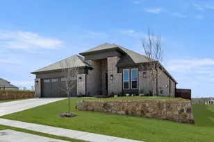 1228 Dolly Dr, Burleson, TX 76028 - Photo 2