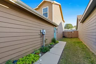 10719 Deauville Dr, Fort Worth, TX 76108 - Photo 6