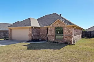 1234 Newcastle Dr, Weatherford, TX 76086 - Photo 2