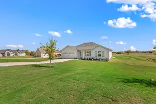 1020 Gatlin Cir, Springtown, TX 76082 - Photo 2