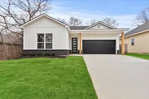 919 W Day St, Denison, TX 75020 - Photo 2