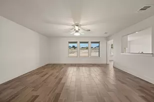 1021 Gatlin Cir, Springtown, TX 76082 - Photo 6