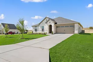 1021 Gatlin Cir, Springtown, TX 76082 - Photo 2