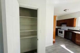 255 SW 7th St, Paris, TX 75460 - Photo 8