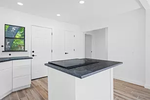 902 Skylark Dr, Arlington, TX 76010 - Photo 12