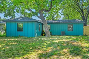 902 Skylark Dr, Arlington, TX 76010 - Photo 24