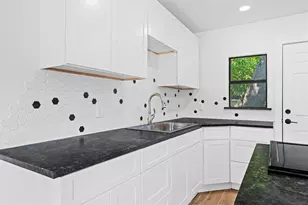 902 Skylark Dr, Arlington, TX 76010 - Photo 10