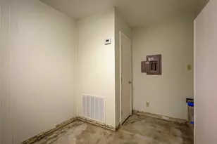 1213 Washington St, Commerce, TX 75428 - Photo 16