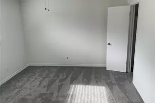 2422 W Northgate Dr, Irving, TX 75062 - Photo 8