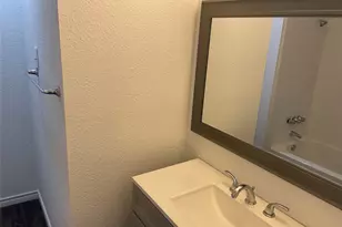 2422 W Northgate Dr, Irving, TX 75062 - Photo 10