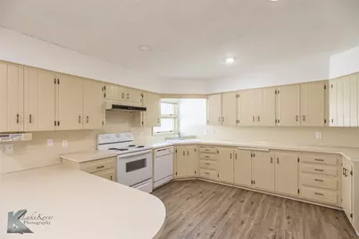 131 Avenue I, Hamlin, TX 79520 - Photo 8