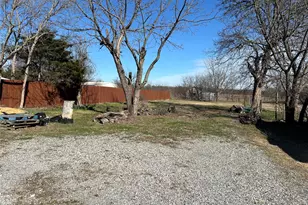 503 S Pearl St, Trenton, TX 75490 - Photo 2