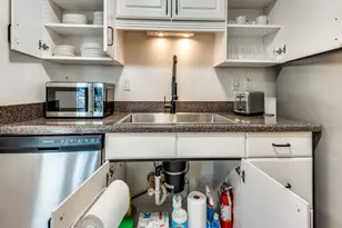 305 Westover Dr, Euless, TX 76039 - Photo 8