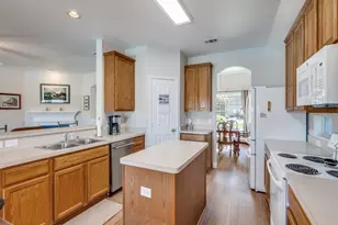 1010 Diane St, Aubrey, TX 76227 - Photo 8