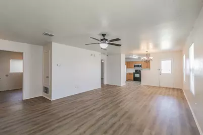 213 Crescent Ridge Drive, Fort Worth, TX 76140 - Photo 4